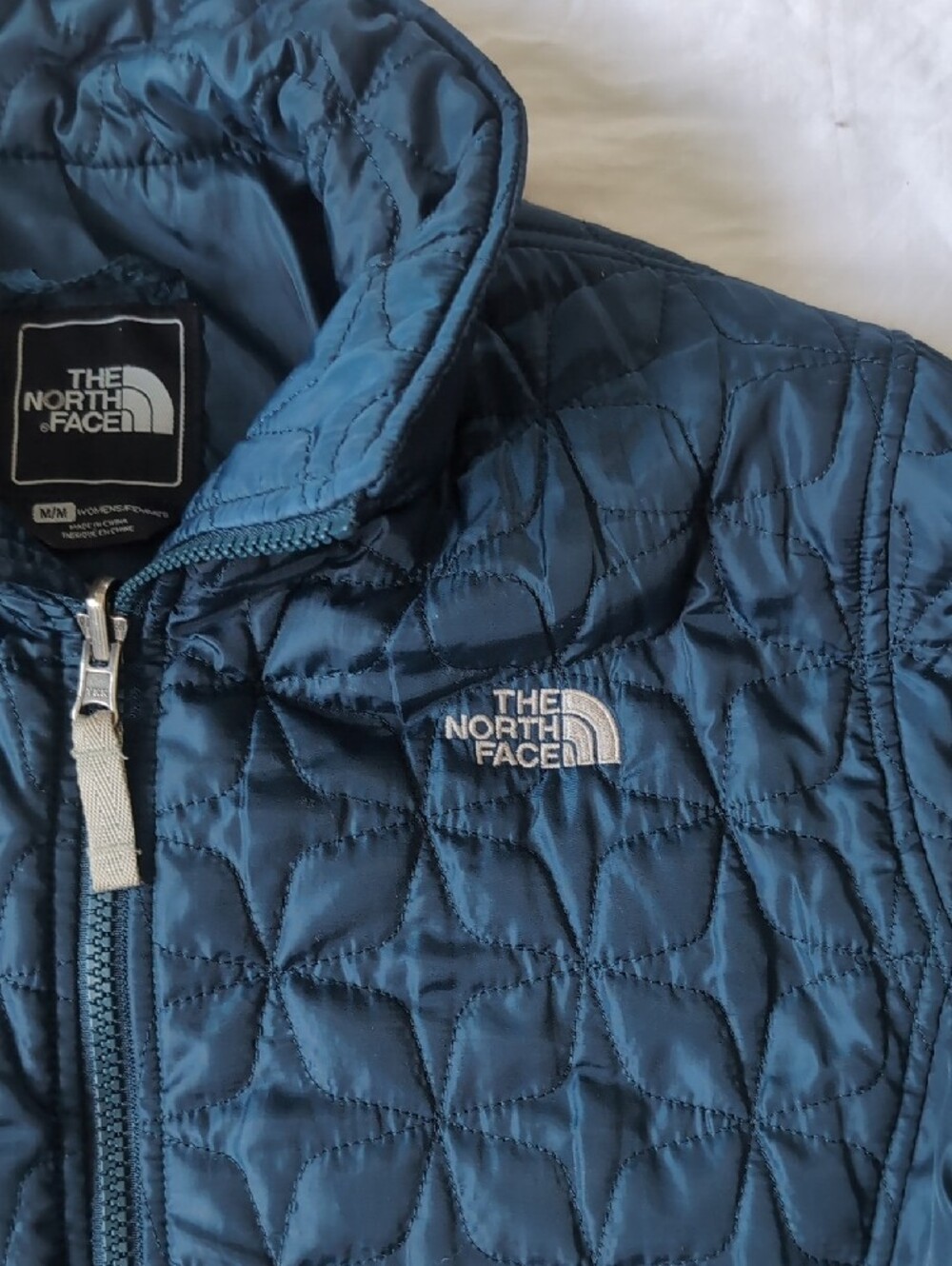 The North Face Women's Dark Navy Quilted Puffer Jacket - Picture 2 of 4